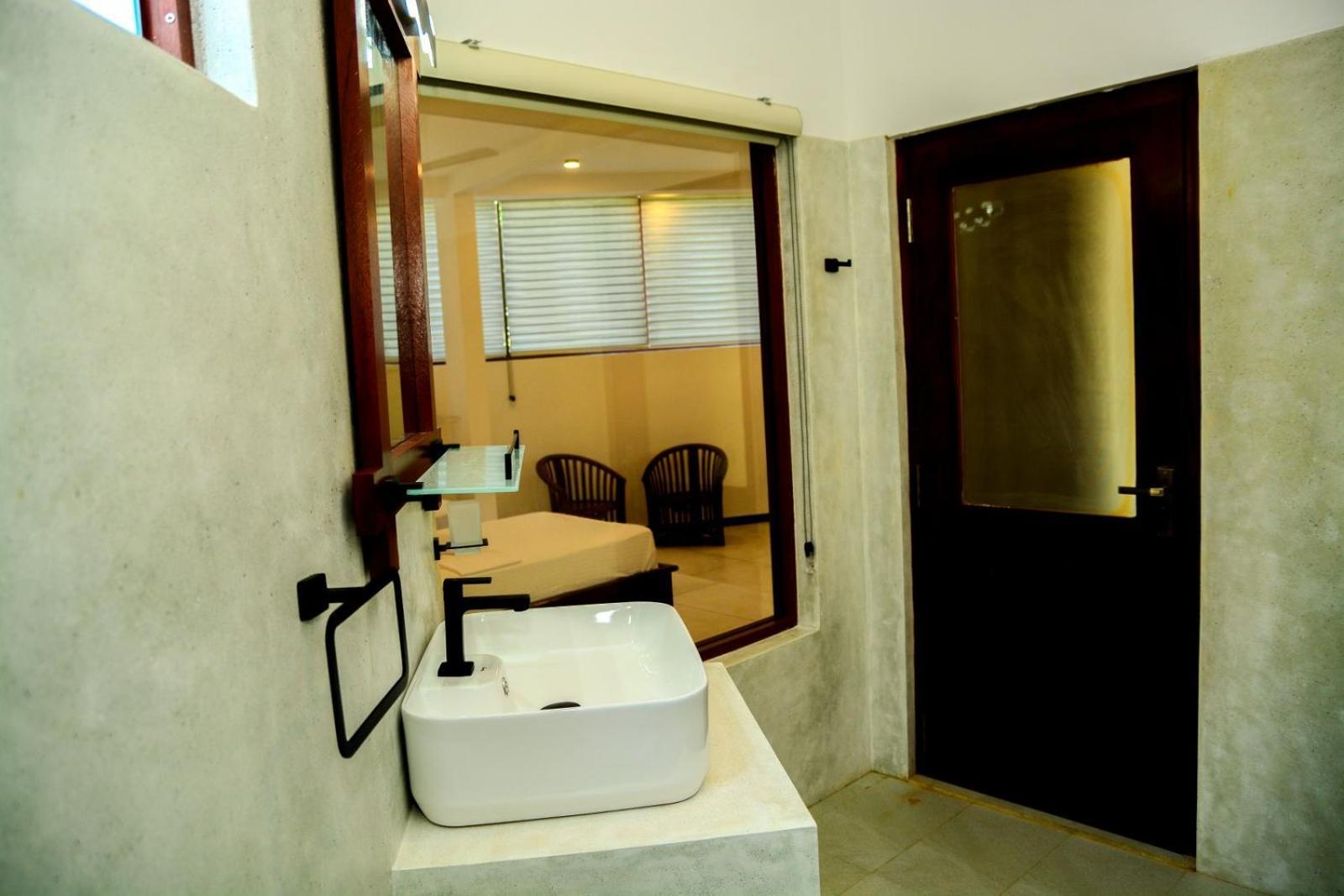 Coconut Style Restaurant & Milinda Guest Hotel Unawatuna Exterior photo