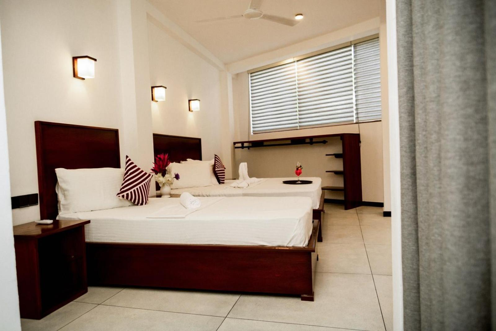 Coconut Style Restaurant & Milinda Guest Hotel Unawatuna Exterior photo